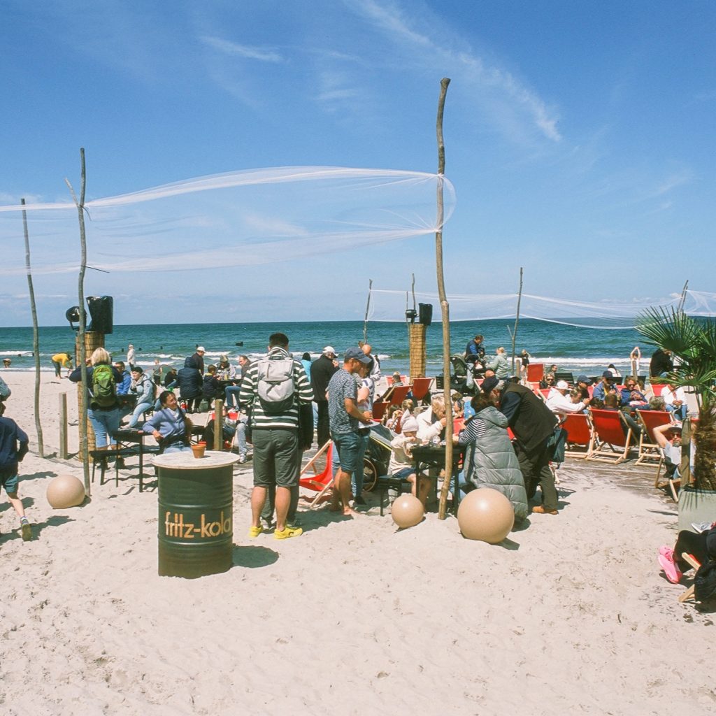 Photowalk Leica M6 Horizonte Zingst 2025

#Photowalk
#LeicaM6
#leica_store_nuernberg
#fotoweckbrodt
#AnalogPhotography
#FilmIsNotDead
#koenigphotobags
#Leica_camera
#HorizonteZingst
#HZ2025
#Zingst
#Ostsee
#MecklenburgVorpommern
#AnalogeFotografie
#35mmFilm
#FilmPhotography