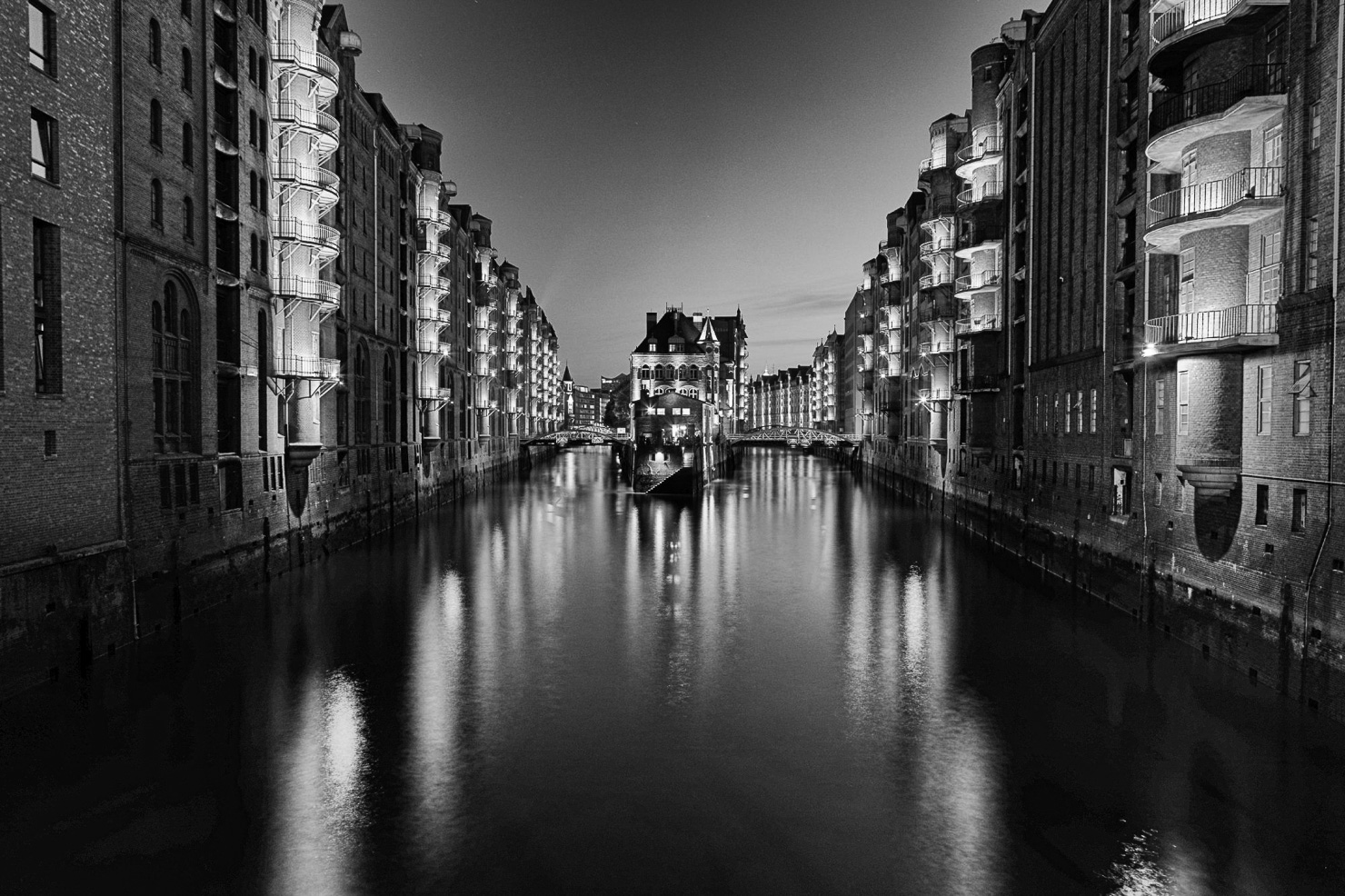 Langzeitbelichtung Hamburg Hafen und Speicherstadt